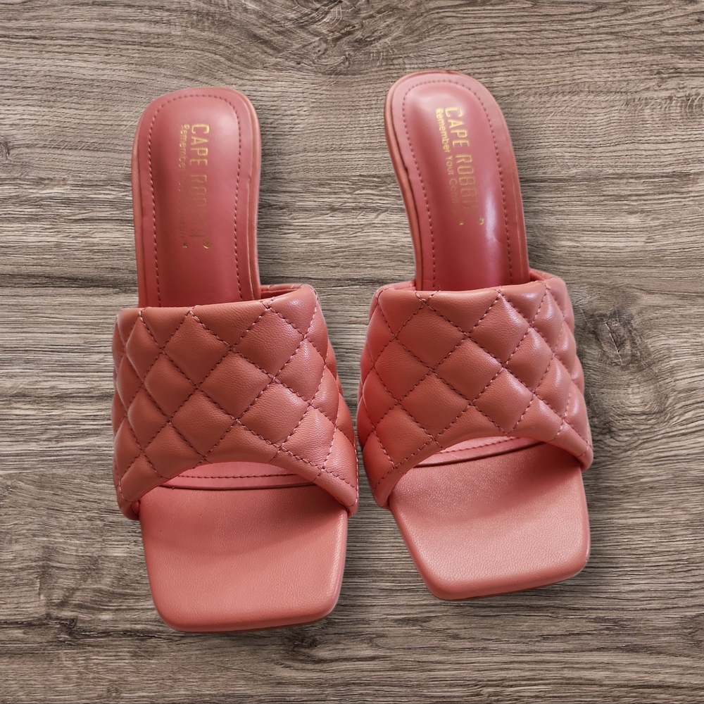 Cape Robbin Blush Quilted Sandals
